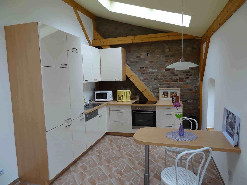 Nitschke "Zum Nusshof" Apartment Ahrensfelde Ruang foto