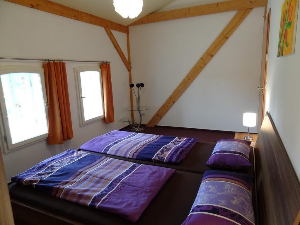 Nitschke "Zum Nusshof" Apartment Ahrensfelde Ruang foto